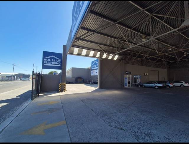 2,200M² WAREHOUSE FOR SALE IN BEACONVALE